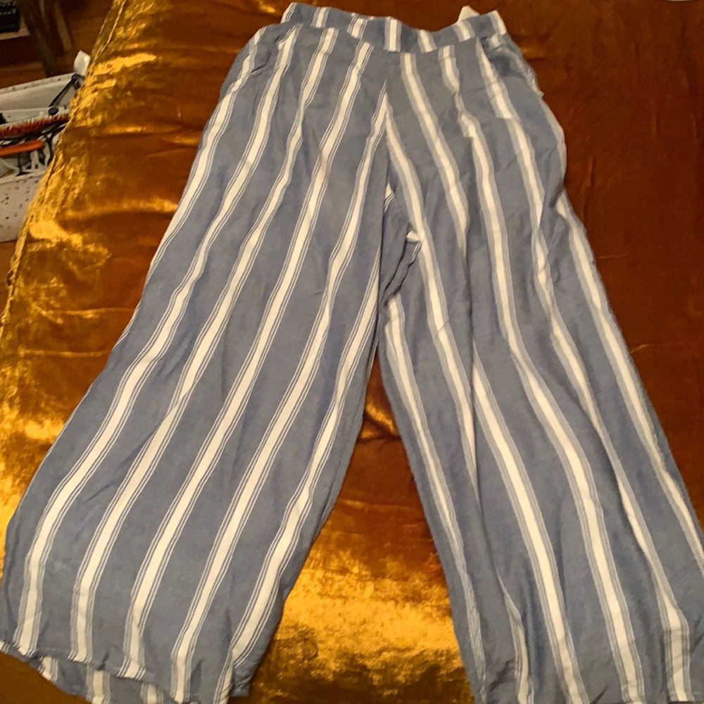 Hollister Flowy pants